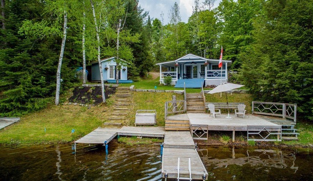 La Bella Vista Lakehouse -Lake Life Awaits: Quaint Cottage with Modern Amenities