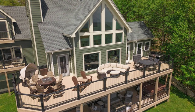 La Bella Vita | Amazing Lake Views, Upscale Decor