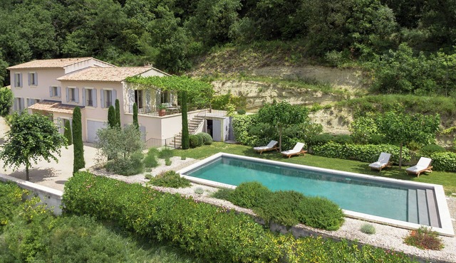 La Belle échappée holiday rental with pool in Menerbes