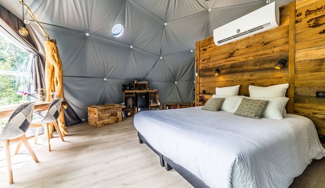 “La Belle Étoile” – Luxury Dome 40 m² – Jacuzzi