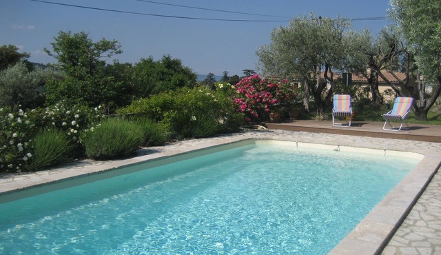 La Belle Etoile, a private room of 35 m² in an olive grove in Nyons