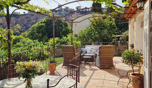 La Belle Etoile : private garden and terrace with exceptional setting