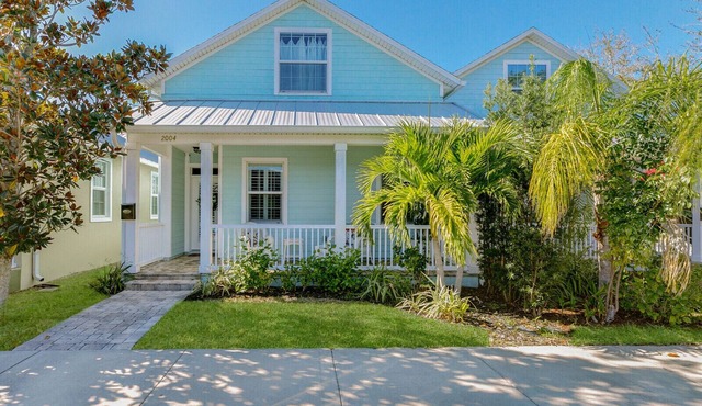 "La Belle Maison" ♥ of Downtown/Yard/Parking+ Garage/Self Check-in