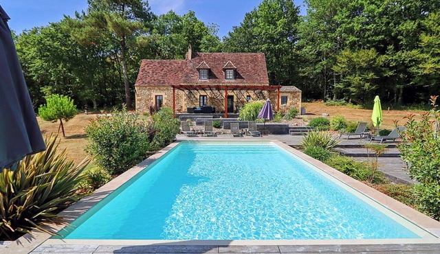 "LA BELLE VIE"n- an exceptionnal location with *view and private heated pool