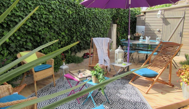 LA BELLE VIE in PROVENCE between Marseille and Carry-le-Rouet, 5Km from the sea