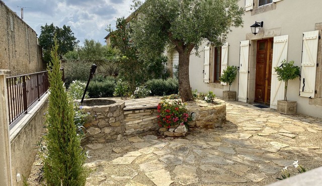 La Bergerie Antoine Laurier Rose King Room - Deluxe South of France Experience