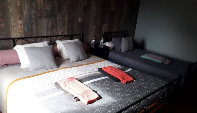 La Black Pearl, table d'hôte/fishing label accommodation/breakfast included