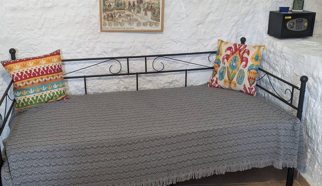 La Bollera one bedroom cave house