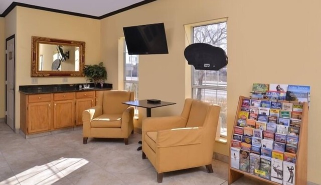 La Bonita Inn And Suites
