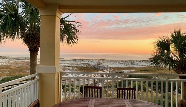 La Brisa 201W- Inviting Large corner 3BR/3BA condo with a beautiful Gulf view