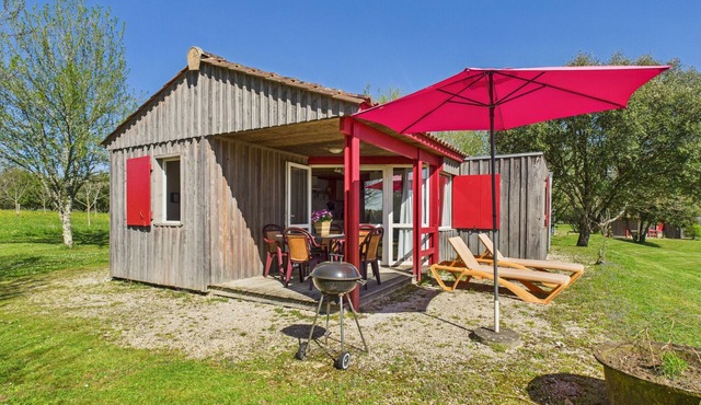 La Brousse No. 1 - pool - sleeps 5 with garden