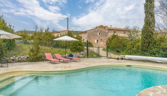 La Buisse – Mountain Gite in Simiane-la-Rotonde with Pool, Sauna, and Garden
