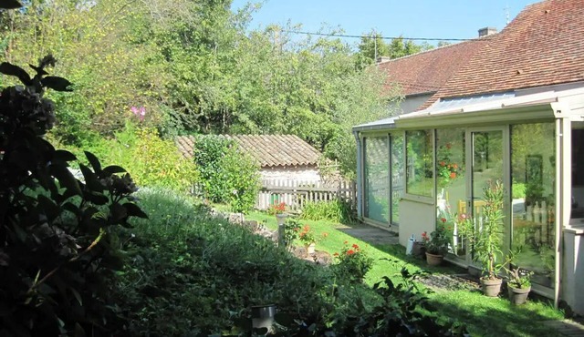 La Buissonnière in South Burgundy: whole house with swimming pool