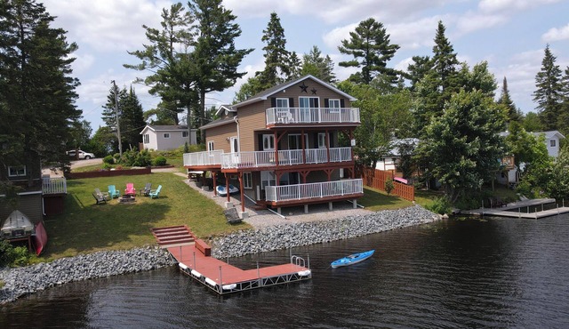 Lakefront Chalet - Eagle's Nest