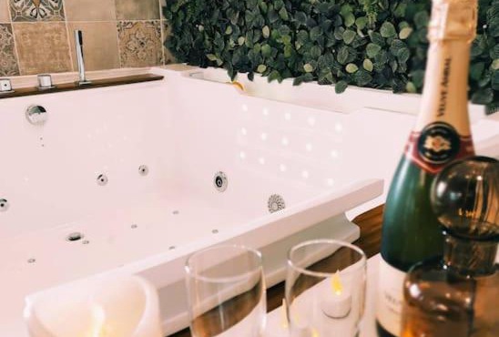 La Cabana Agréable logement avec Jacuzzi/Balnéo