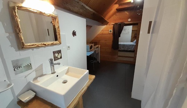 La cabane: Chambre double, salle de bain privée