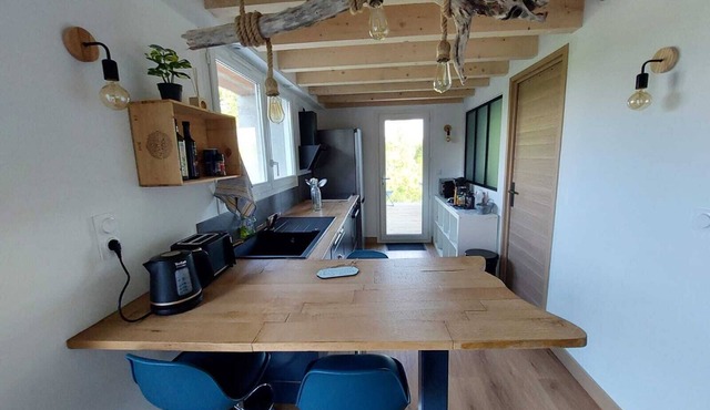 La Cabane de Nina, Cottage Chaleureux au Milieu des Vignes du Nord Gironde