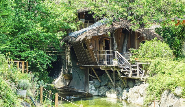 La cabane du bandit (tree house with Jacuzzi)