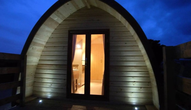 La Cabane Forestière sleeps 4