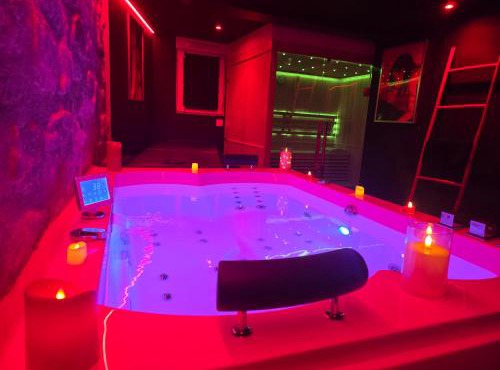 La Cachette Secrète - Maison romantique avec Balnéo et Sauna Privatif à Caen en Normandie