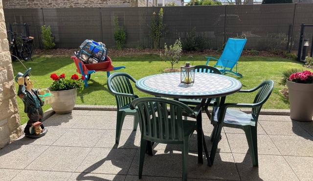 LA CAHUTE DU PÊCHEUR 3* CLOSE TO THE SEA AND TOWN CENTER, WITH A PRETTY GARDEN.