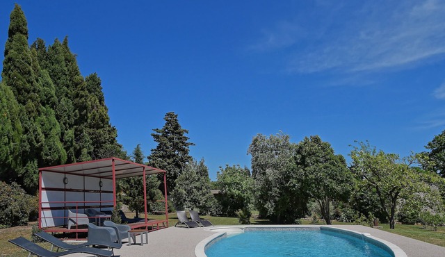 La Calèche at Domaine de Curé (for 2) with pool