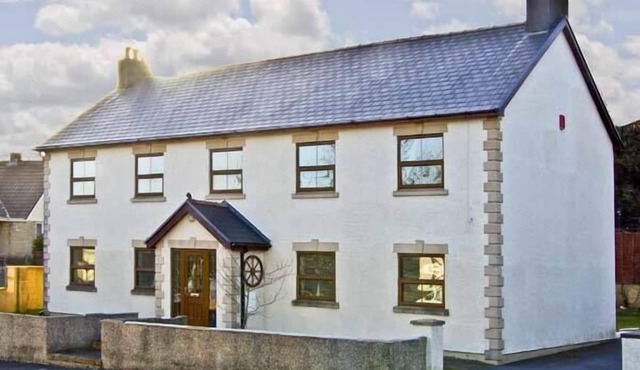 LA CALA, family friendly, luxury holiday cottage in Penderyn