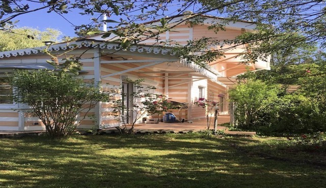 La Californie: Country house, private swimming pool and garden. 6 beds, 3 bedrooms, 2 bathrooms