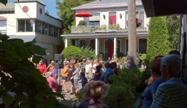 LA CAMPAGNE au centre-ville de Baie St PaulUNIQUE