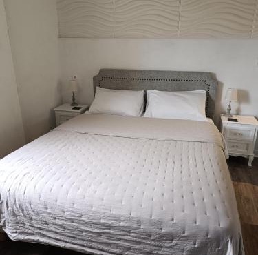 La Capitelle , Chambre double indépendante avec piscine