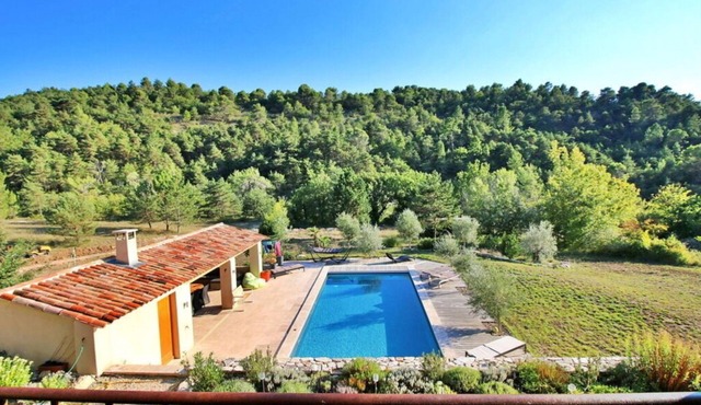 La Caracole :Provencal villa with heated pool, tennis court, nature at your doorstep