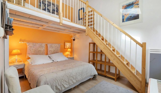 La Caravelle - Courteline Guest Room with Shared Terrace and Wi-Fi