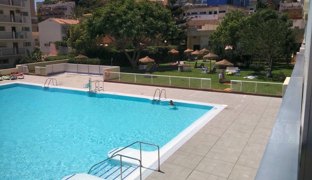 La Carihuela, 3 bedrooms, 50 m from the beach, bright, large swimming pool, Netflix