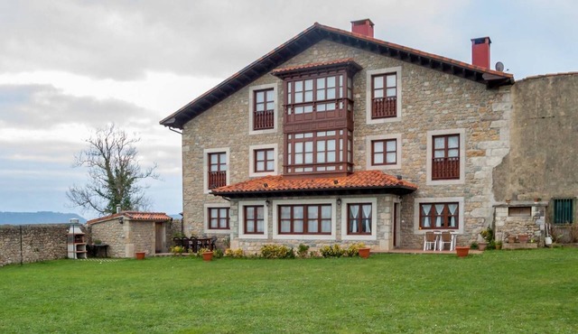 La Casona de la Bisa in Villanueva de Colombres
