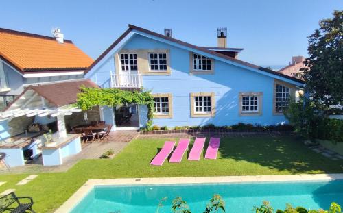 La Casa Azul con piscina