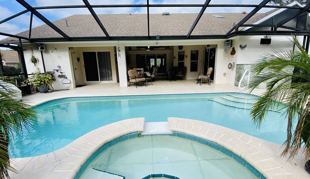 “La Casa Bella” - Your Home away from Home!nPERFECT FOR SNOWBIRDS AND FAMILIES
