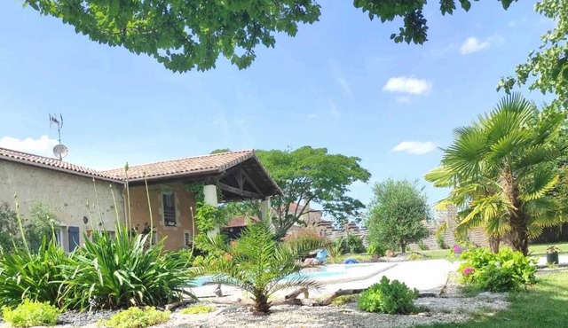 La Casa Bonheur with heated and private swimming pool