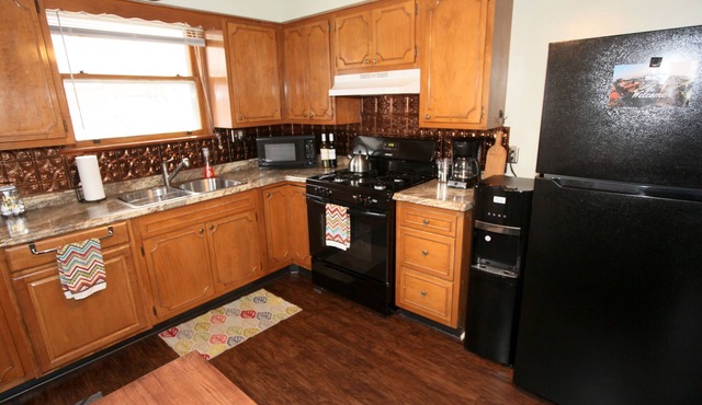 La Casa Cleveland - 3 BR Historic Townhome in an amazing location!