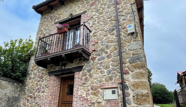 La Casa de Fefita (Stone house in a privileged environment 35 km from Bilbao)