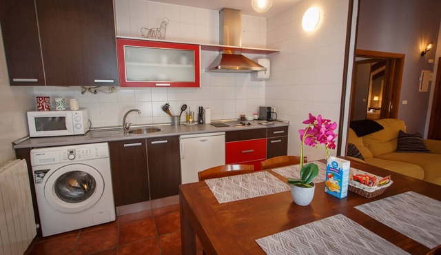 La Casa de la Maestra 2 is a charming house, typical of a town, with a warm and welcoming decoration.