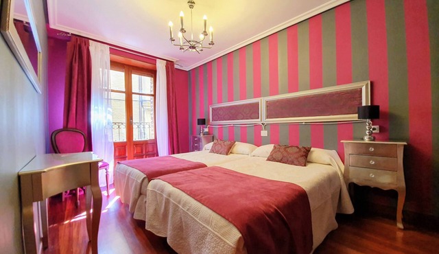 La Casa de Lorenzo, complete & practical accommodation. In Laguardia center!