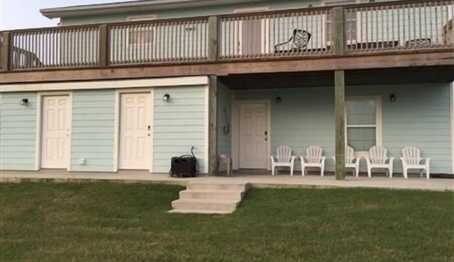 La Casa De Pescado Rojo. Two Bedroom, Two Bath. Private Boat Slip in Harbor.