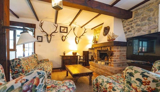 La Casa De Torre—Charming House with Pool in Ribadesella