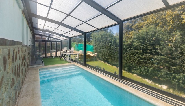 La Casa De Trasto - Chalet with Private Heated Pool and Mountain Views