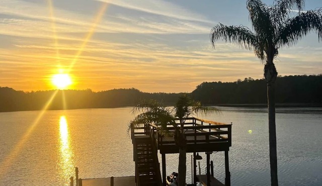 "La Casa Del Lago" Lakefront Oasis w/ Jet Ski rental Avl!