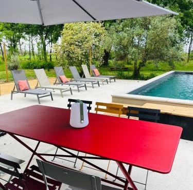 La Casa M-maison idéale pour groupes familles amis 12 personnes au calme avec piscine