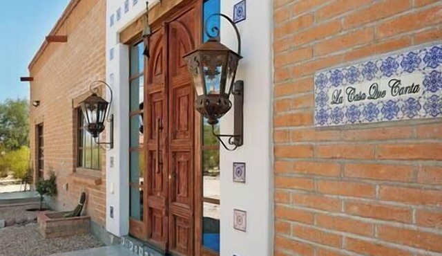 La Casa Que Canta " The House That Sings"