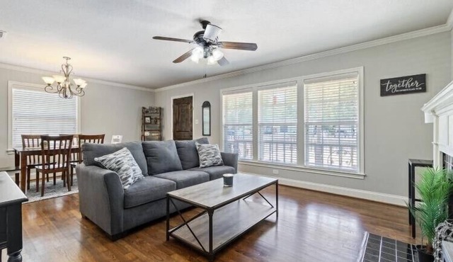 La Casa Roja - Pet-Friendly - 3BR Home - Walk to Castle & Downtown Waco