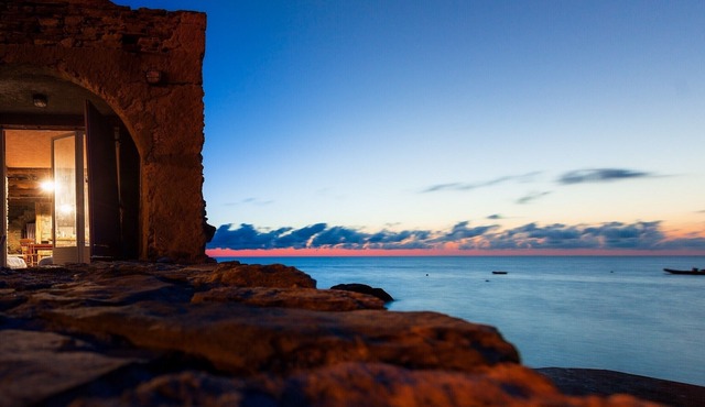 La Casette a charming house feet in the water