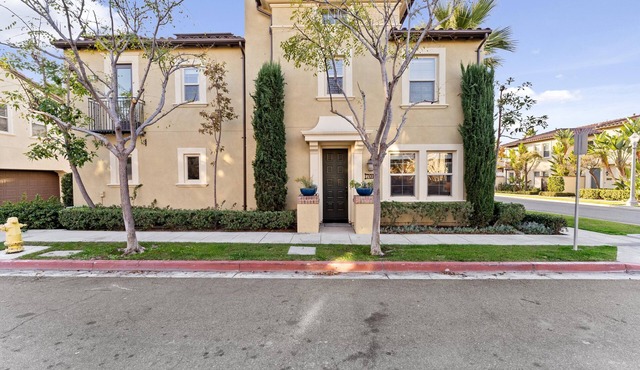 La Casita - 31+ Day Stay - Centrally Located in Anaheim Colony Historic District